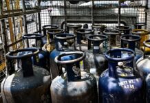 Commercial LPG Prices Hiked By Rs 195.5 Amid Iran War; No Changes In Domestic Rates Commercial LPG Prices Hiked By Rs 195.5 Amid Iran War; No Changes In Domestic Rates