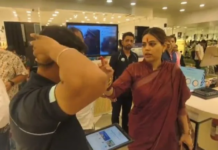 Nazia Khan Slams Lenskart Ban, Applies Tilak to Employees on Camera