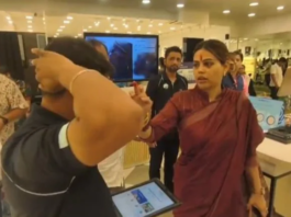 Nazia Khan Slams Lenskart Ban, Applies Tilak to Employees on Camera