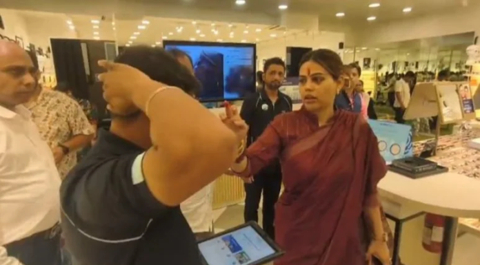 Nazia Khan Slams Lenskart Ban, Applies Tilak to Employees on Camera