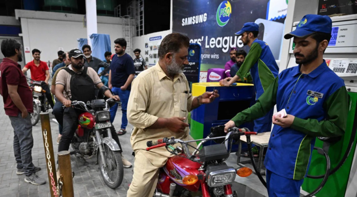 Fuel Shortage Looms Large as Pakistan Considers Lockdown Options