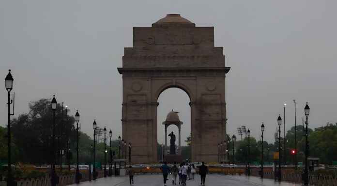 IMD Warns of Widespread Rain, Gusty Winds in 18 States; Delhi, UP on Alert IMD Warns of Widespread Rain, Gusty Winds in 18 States; Delhi, UP on Alert