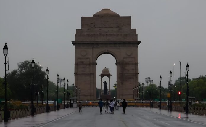 IMD Warns of Widespread Rain, Gusty Winds in 18 States; Delhi, UP on Alert