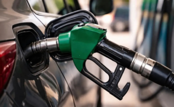 Iran War Triggers Inflation Shock In US: Petrol, Flights, Deliveries Turn Expensive The impact of the war is now directly reaching the pockets of American citizens. Jet fuel prices have also increased.