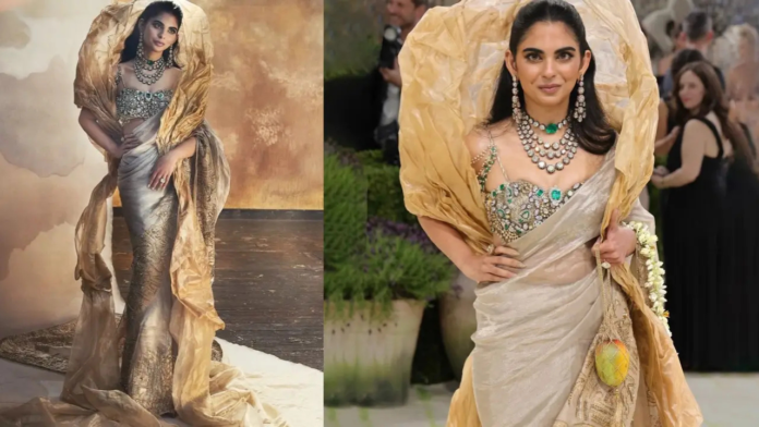 Isha Ambani's saree was very special and magnificent, making her entire look royal.