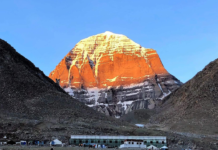 Kailash Manasarovar Yatra 2026 List Released: These Conditions Must Be Met! There is significant and essential news for devotees planning to undertake the Kailash Mansarovar Yatra in 2026.