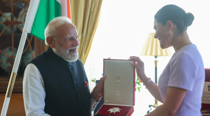 ‘Bengal Maange Narendra Modi’: Diaspora Chants Go Viral During PM Modi’s Netherlands Visit People of Indian origin present at the event raised slogans “Bachche maange maa ki godi, Bengal maange Narendra Modi”, after which this clip became a topic of discussion on the internet.