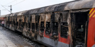 Fire Breaks Out In Empty Coaches Of Jaynagar-Udhna Antyodaya Express at Madhubani Railway Station in Bihar Fire Breaks Out In Empty Coaches Of Jaynagar-Udhna Antyodaya Express at Madhubani Railway Station in Bihar