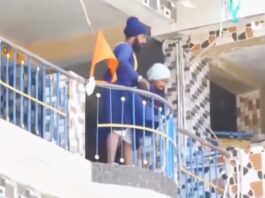 Armed Nihangs Takeover 2 Uttarakhand Gurdwaras, Holds Devotee Hostage Armed Nihangs Takeover 2 Uttarakhand Gurdwaras, Holds Devotee Hostage