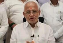 Shinde Faction MLC Claims Six UBT MPs Have Joined Shiv Sena in Big Blow to Uddhav Shinde Faction MLC Claims Six UBT MPs Have Joined Shiv Sena in Big Blow to Uddhav