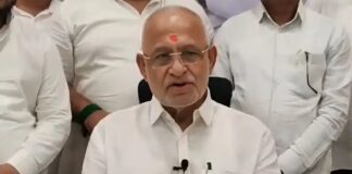 Shinde Faction MLC Claims Six UBT MPs Have Joined Shiv Sena in Big Blow to Uddhav Shinde Faction MLC Claims Six UBT MPs Have Joined Shiv Sena in Big Blow to Uddhav