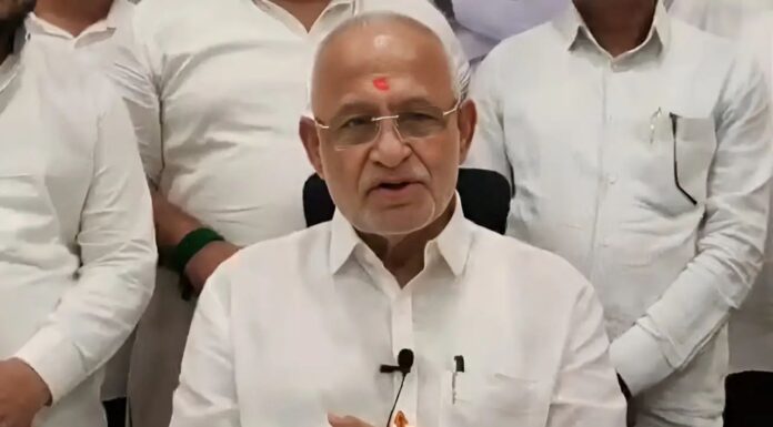 Shinde Faction MLC Claims Six UBT MPs Have Joined Shiv Sena in Big Blow to Uddhav Shinde Faction MLC Claims Six UBT MPs Have Joined Shiv Sena in Big Blow to Uddhav