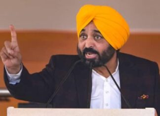 Mask Clearly Visible In Fake Video; CM Bhagwant Singh Mann’s Neck Surgery Scar Missing Mask Clearly Visible In Fake Video; CM Bhagwant Singh Mann’s Neck Surgery Scar Missing