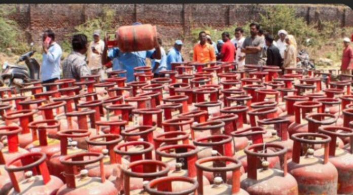 June 1 fuel update: Commercial LPG Hiked, But Domestic Kitchen Budget Breathe Easy June 1 fuel update: Commercial LPG Hiked, But Domestic Kitchen Budget Breathe Easy