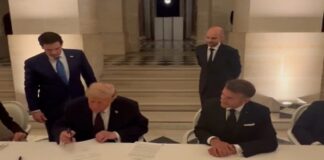 President Donald Trump Officially Signed The Hard Copy of The US-Iran Peace Agreement With President Macron President Donald Trump Officially Signed The Hard Copy of The US-Iran Peace Agreement With President Macron