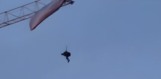 Man Left Hanging For Four Hours Mid-Air During Paragliding Ride, Video Goes Viral Man Left Hanging For Four Hours Mid-Air During Paragliding Ride, Video Goes Viral