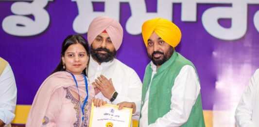 CM Bhagwant Mann Hands Over 355 Job Letters, Reiterates Merit-Based Recruitment in Punjab