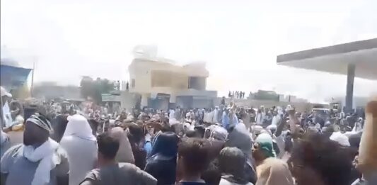 Violence Erupts in PoK: 4 Cops Dead, Police Refuse to Report for Duty Violence Erupts in PoK: 4 Cops Dead, Police Refuse to Report for Duty