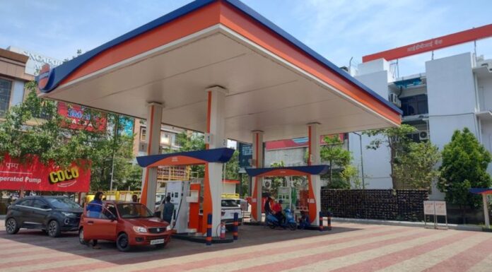 Crude Oil Crashes 5% After US-Iran Talks, Raises Hopes of Cheaper Petrol, Diesel Crude Oil Crashes 5% After US-Iran Talks, Raises Hopes of Cheaper Petrol, Diesel