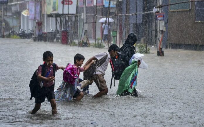 The Meteorological Department of India Alerts Heavy Rain, Storm, and Strong Winds In 19 States