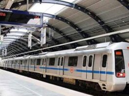 Delhi Metro Video Viral: Harassment Claim Over Attire Divides Social Media Delhi Metro Video Viral: Harassment Claim Over Attire Divides Social Media