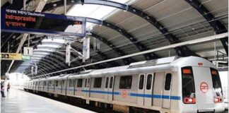 Delhi Metro Video Viral: Harassment Claim Over Attire Divides Social Media Delhi Metro Video Viral: Harassment Claim Over Attire Divides Social Media