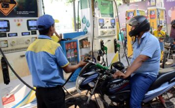 Fuel Rates Today: Petrol Holds at Rs 102, Diesel at Rs 95; City-Wise List Here Fuel Rates Today: Petrol Holds at Rs 102, Diesel at Rs 95; City-Wise List Here