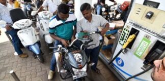 Fuel Prices Hold Firm Despite Crude Oil Dip After Hormuz Reopens Fuel Prices Hold Firm Despite Crude Oil Dip After Hormuz Reopens