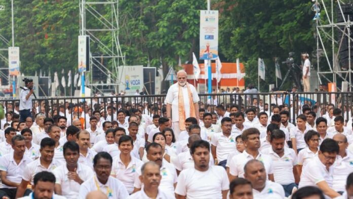 PM Modi Leads International Yoga Day Celebrations in Kolkata; Hails Yoga’s Global Reach