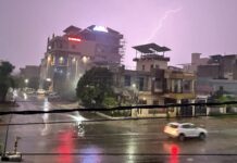 IMD: Heavy Rain, Thunderstorms In 13 States Today, Winds Up To 80 Kmph IMD: Heavy Rain, Thunderstorms In 13 States Today, Winds Up To 80 Kmph