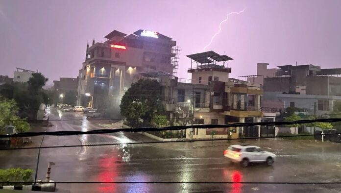 IMD: Heavy Rain, Thunderstorms In 13 States Today, Winds Up To 80 Kmph