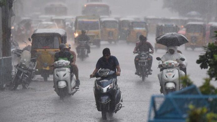 IMD Alert: Heavy Rain Warning for Delhi, UP Among 21 States IMD Alert: Heavy Rain Warning for Delhi, UP Among 21 States