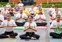 International Yoga Day: Kolkata To Host Event With 500 Boats, 35,000 Participants International Yoga Day: Kolkata To Host Event With 500 Boats, 35,000 Participants