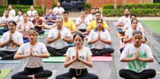 International Yoga Day: Kolkata To Host Event With 500 Boats, 35,000 Participants International Yoga Day: Kolkata To Host Event With 500 Boats, 35,000 Participants