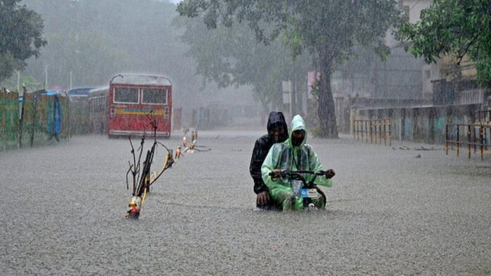 1d6be8730127363399bf62ddd05c9853 Red Alert In Mumbai: Torrential Rain And High Tide Alerts Issued By IMD Spark Fresh Fears