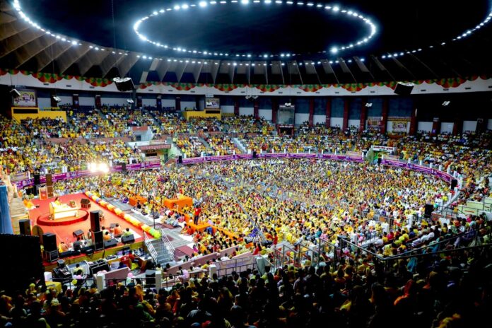 Devkinandan Thakur Highlights the Power of Selfless Service at Raipur Bhagwat Katha Devkinandan Thakur Highlights the Power of Selfless Service at Raipur Bhagwat Katha