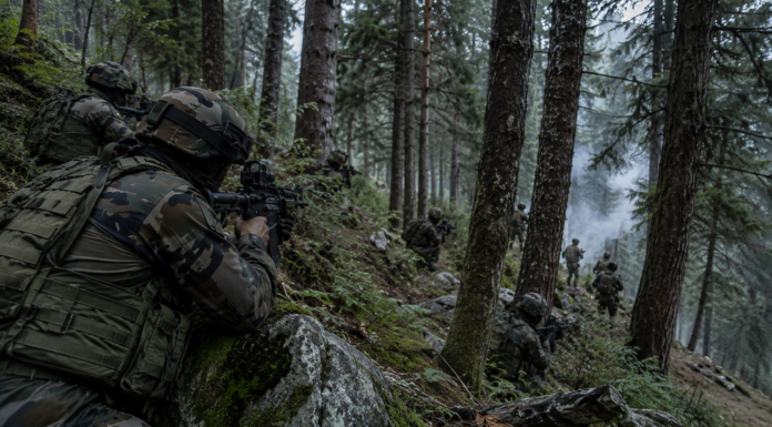 Two Lashkar Terrorists Cornered In Shopian Orchard; Security Forces Seal Escape Routes Two Lashkar Terrorists Cornered In Shopian Orchard; Security Forces Seal Escape Routes