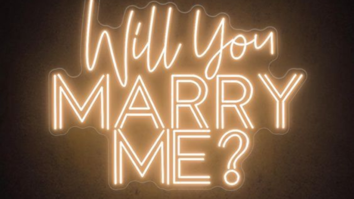 21-Year-Old Says 'I'd Give My Life for This Smile' After Seeing Prospective Bride's Photo