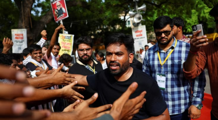 CJP Protest Continues In Delhi; AAP Rolls Out Helpline For Legal And Medical Aid CJP Protest Continues In Delhi; AAP Rolls Out Helpline For Legal And Medical Aid