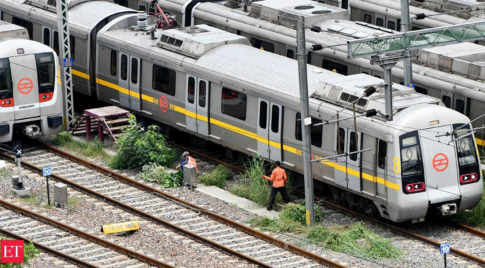 Delhi Travel Alert: 18 Metro Stations Remain Shut; Check Before You Leave Delhi Travel Alert: 18 Metro Stations Remain Shut; Check Before You Leave