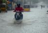 Heavy Downpour In Delhi Leaves Sadar Bazar Under Knee-Deep Water Heavy Downpour In Delhi Leaves Sadar Bazar Under Knee-Deep Water