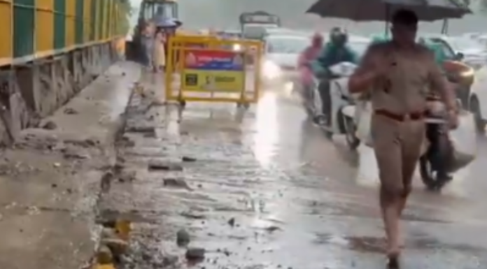 Noida Rains: Divider Cave-In Near Sector 16 Metro Leaves One Injured Noida Rains: Divider Cave-In Near Sector 16 Metro Leaves One Injured