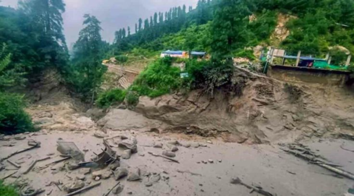 Kashmir Hit By Two Cloudbursts In An Hour, Pahalgam Faces Severe Flooding Kashmir Hit By Two Cloudbursts In An Hour, Pahalgam Faces Severe Flooding