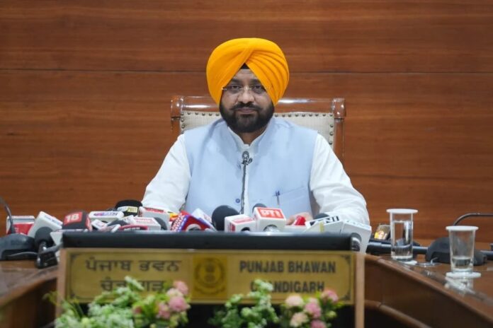 Bhagwant Mann Govt Will Continue to Fight for Rights of Its Employees: Tarunpreet Singh Sond Bhagwant Mann Govt Will Continue to Fight for Rights of Its Employees: Tarunpreet Singh Sond