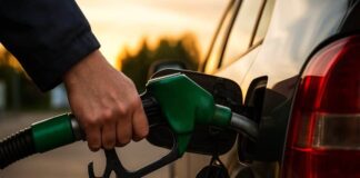 Fuel Prices Hold Steady Despite Sharp Decline In Crude Oil Rates Fuel Prices Hold Steady Despite Sharp Decline In Crude Oil Rates