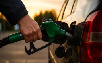 Fuel Prices Hold Steady Despite Sharp Decline In Crude Oil Rates Fuel Prices Hold Steady Despite Sharp Decline In Crude Oil Rates