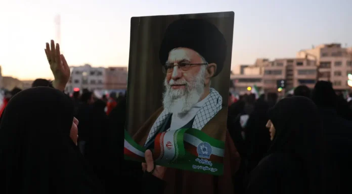 ‘It Is Our Duty To Kill Trump’: Anti-US Slogans Dominate Khamenei’s Funeral In Iran 'It Is Our Duty To Kill Trump': Anti-US Slogans Dominate Khamenei's Funeral In Iran