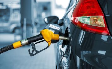 Petrol and Diesel Price Cut By Rs 5 And Rs 3, Know Who Reduced The Rates Petrol and Diesel Price Cut By Rs 5 And Rs 3, Know Who Reduced The Rates