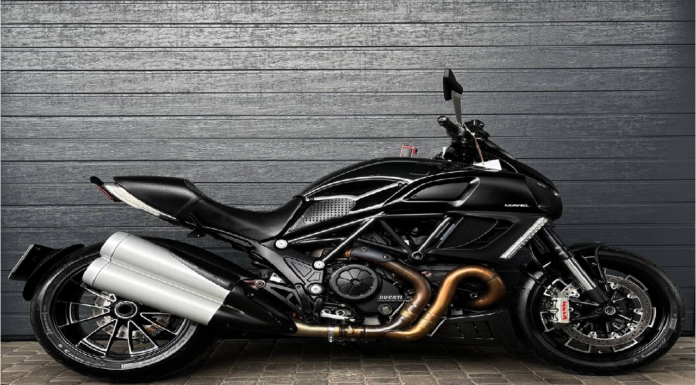 Ducati Launches Diavel V4 Black Roadster In India At Rs 30 Lakh; Check Features And Specs Ducati Launches Diavel V4 Black Roadster In India At Rs 29.99 Lakh; Check Features And Specs