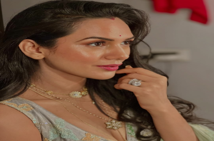 o Lock Upp 2: Akanksha Chamola Reveals She Is Asexual, Internet Reacts